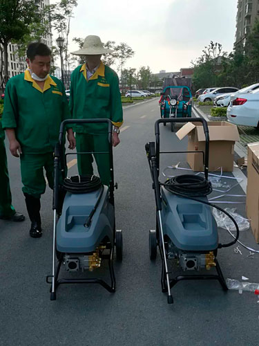 洗地機，掃地機，工業(yè)吸塵器，高壓清洗機，洗掃一體機，駕駛式洗地機，手推式洗地機，駕駛式掃地機，手推式掃地機，長沙亮點環(huán)保官網(wǎng)，商用吸塵器，長沙洗地機，長沙掃地機，長沙高壓清洗機，湖南工業(yè)吸塵器，湖南掃地機，湖南高壓清洗機，湖南工業(yè)吸塵器